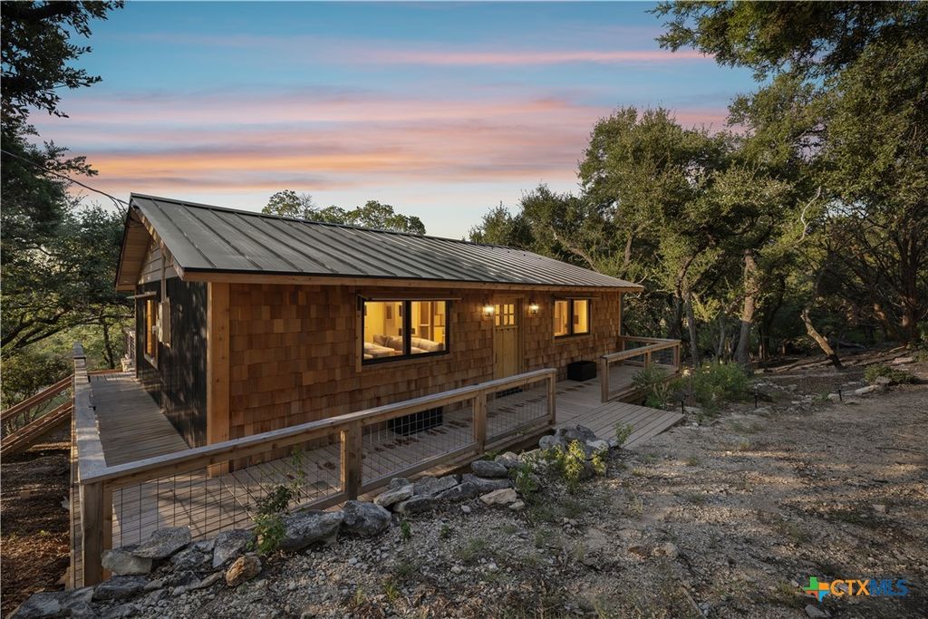 1154 Springwater, Canyon Lake, TX 78133