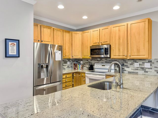 161 Etiwan Pointe Drive, Mount Pleasant, SC 29464