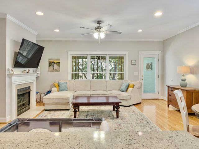 161 Etiwan Pointe Drive, Mount Pleasant, SC 29464