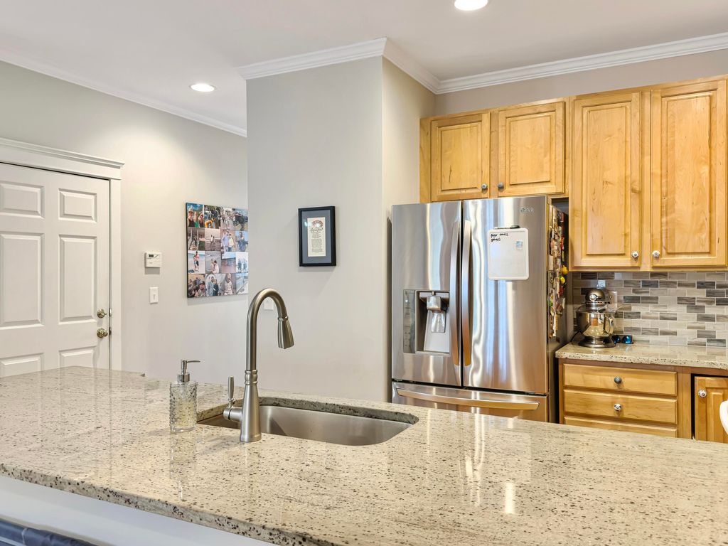 Image 18 of property listing at 161 Etiwan Pointe Drive, Mount Pleasant, SC 29464