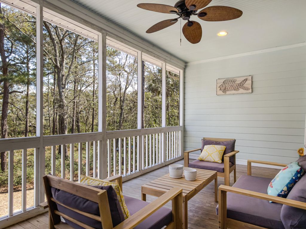 Image 21 of property listing at 161 Etiwan Pointe Drive, Mount Pleasant, SC 29464
