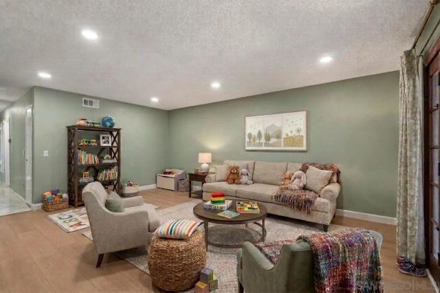 3867 35th St, San Diego, CA 92104