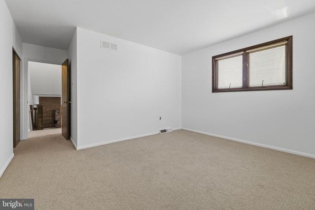 509 PENROSE LN, Warminster, PA 18974