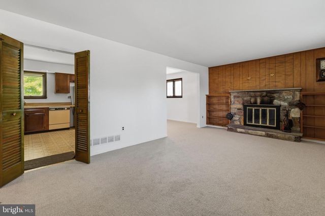 509 PENROSE LN, Warminster, PA 18974