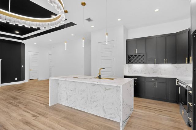 137 N Pohakea DR, Bastrop, TX 78602
