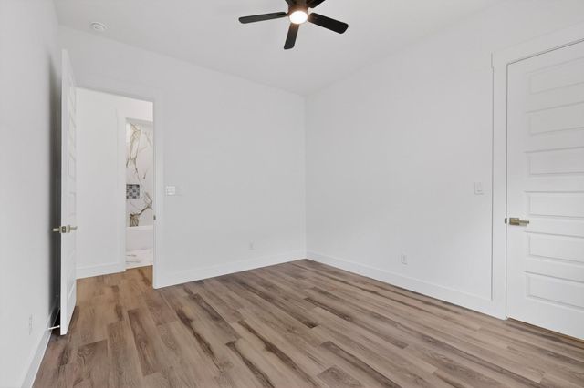 137 N Pohakea DR, Bastrop, TX 78602