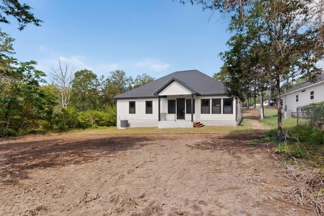 137 N Pohakea DR, Bastrop, TX 78602