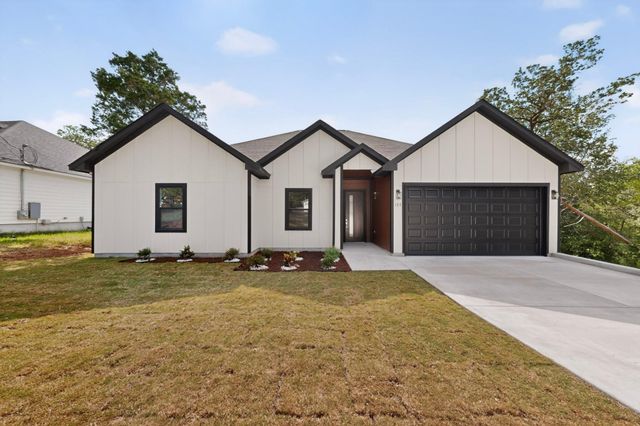 137 N Pohakea DR, Bastrop, TX 78602