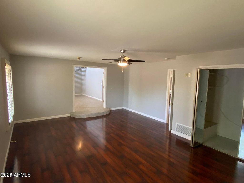 Image 17 of property listing at 5116 E BERNEIL Drive, Paradise Valley, AZ 85253