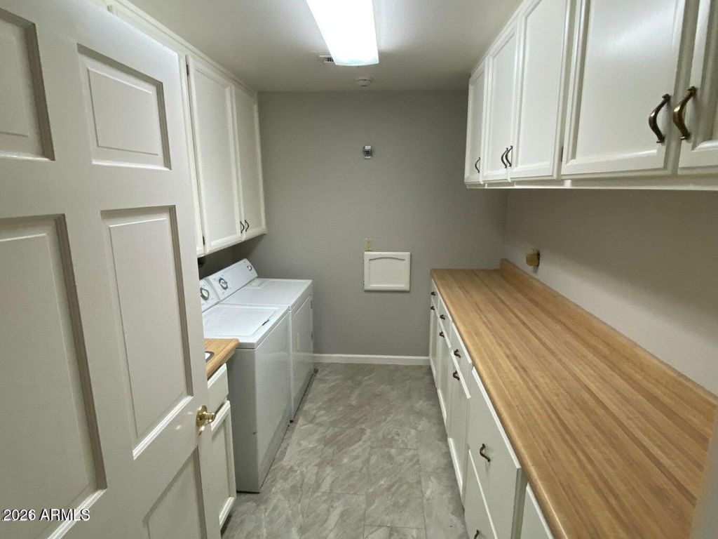 Image 30 of property listing at 5116 E BERNEIL Drive, Paradise Valley, AZ 85253