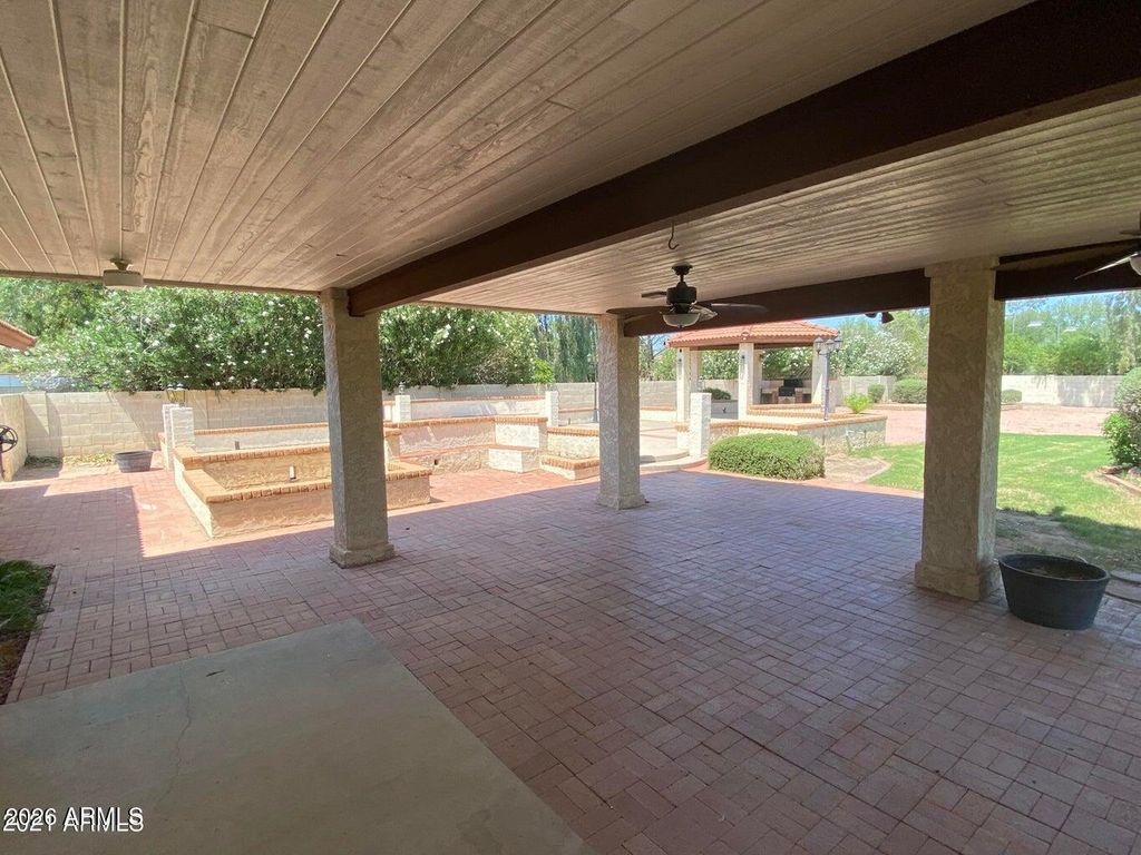 Image 36 of property listing at 5116 E BERNEIL Drive, Paradise Valley, AZ 85253