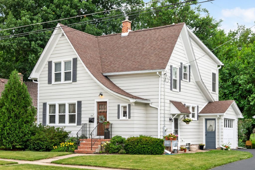 515 Edward Street, Sycamore, IL 60178