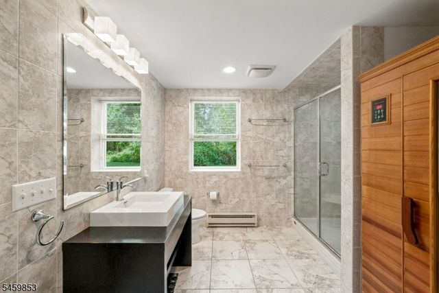 20 Crestview Ln, Sparta Twp., NJ 07871