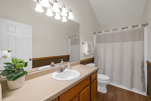 1046 10th Avenue NW, Altoona, IA 50009