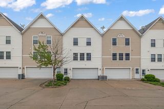1046 10th Avenue NW, Altoona, IA 50009