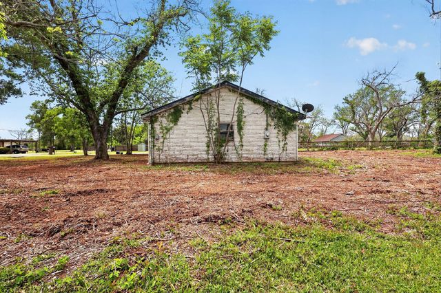 134 Scout Road, Freeport, TX 77541