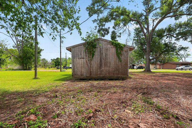 134 Scout Road, Freeport, TX 77541