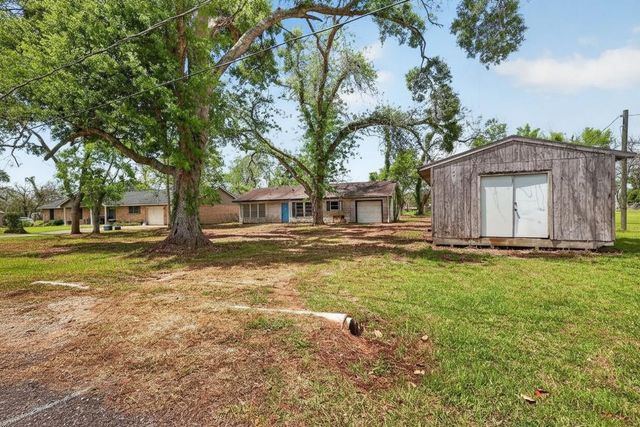 134 Scout Road, Freeport, TX 77541