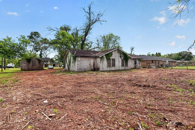134 Scout Road, Freeport, TX 77541