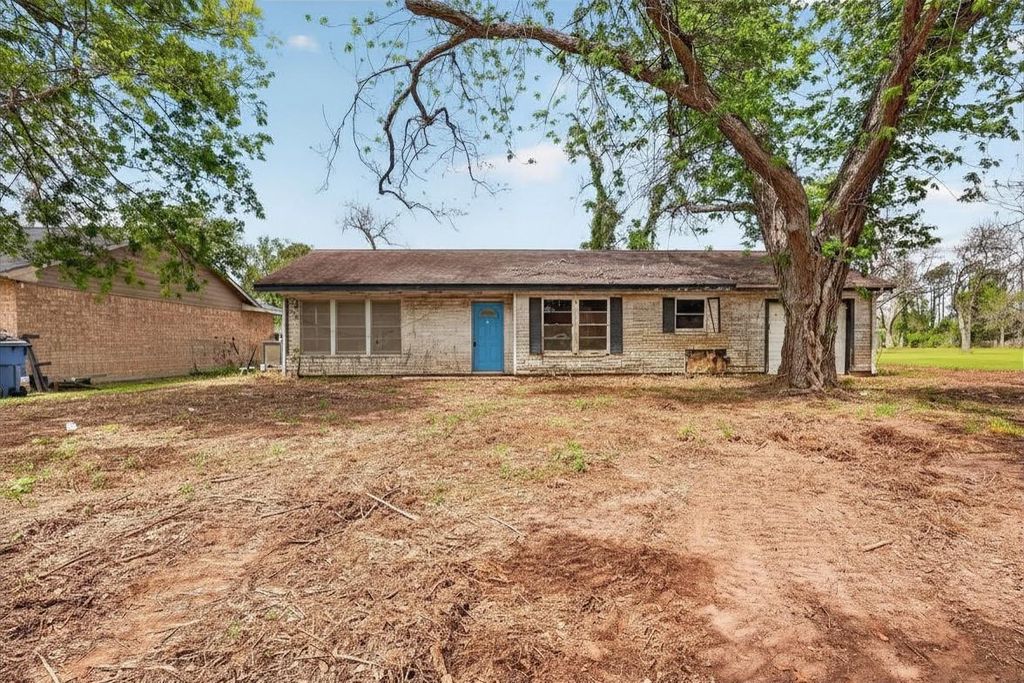 134 Scout Road, Freeport, TX 77541