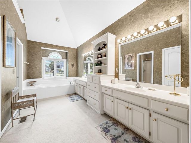 504 NE 94th Court, Kansas City, MO 64155