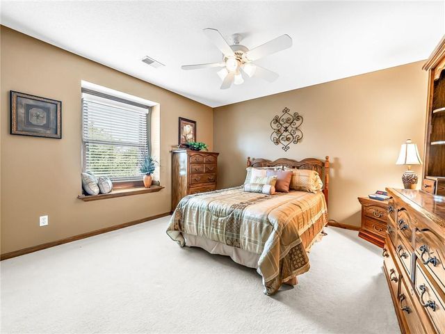 504 NE 94th Court, Kansas City, MO 64155
