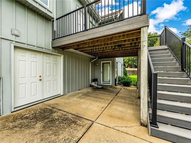 504 NE 94th Court, Kansas City, MO 64155