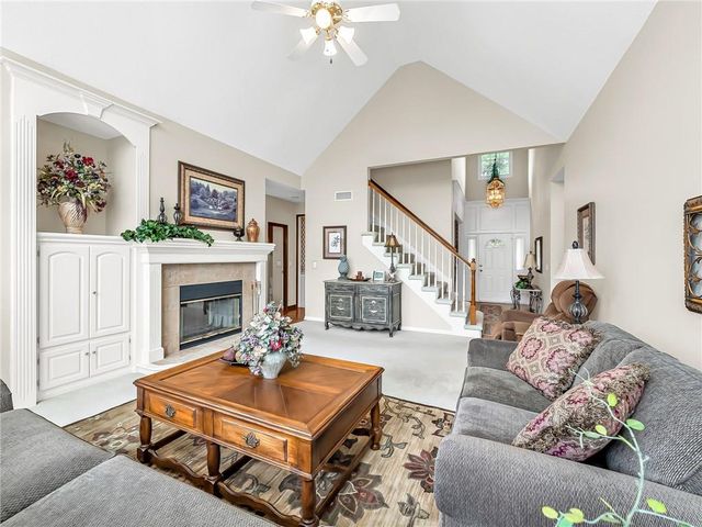 504 NE 94th Court, Kansas City, MO 64155