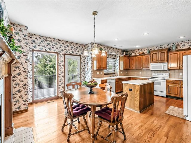 504 NE 94th Court, Kansas City, MO 64155