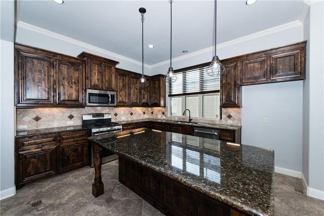 108 Yukon CV, Hutto, TX 78634