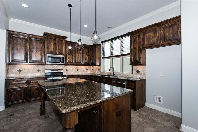 108 Yukon CV, Hutto, TX 78634