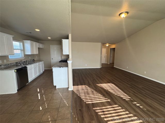 2125 E Concord Street North, Broken Arrow, OK 74012