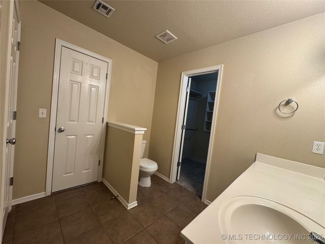 2125 E Concord Street North, Broken Arrow, OK 74012