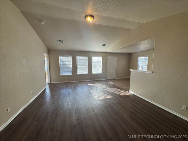 2125 E Concord Street North, Broken Arrow, OK 74012