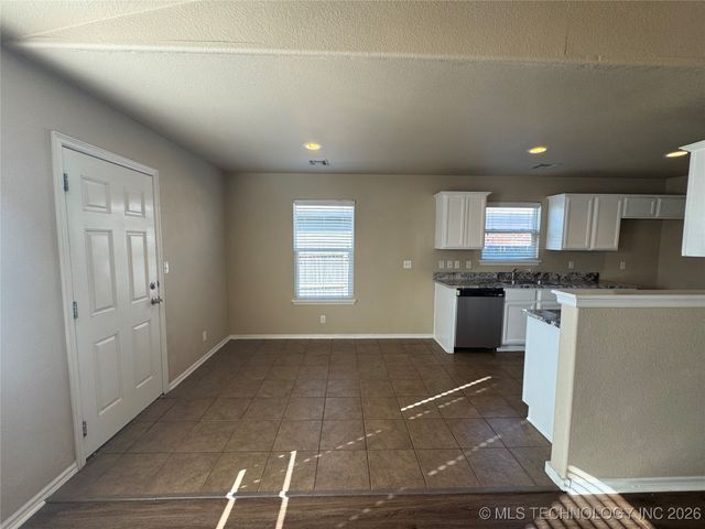 2125 E Concord Street North, Broken Arrow, OK 74012