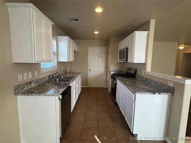 2125 E Concord Street North, Broken Arrow, OK 74012