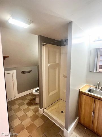 1304 W 64th 5, Cleveland, OH 44102