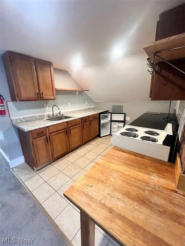 1304 W 64th 5, Cleveland, OH 44102