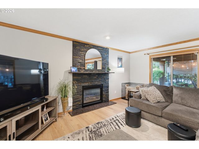 2675 Ne CLEVELAND Ave, Gresham, OR 97030