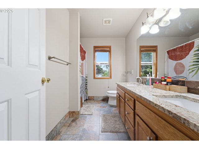2675 Ne CLEVELAND Ave, Gresham, OR 97030