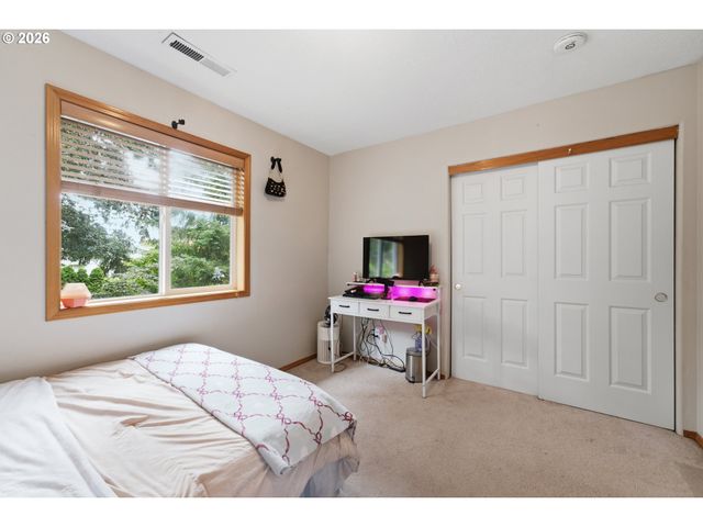 2675 Ne CLEVELAND Ave, Gresham, OR 97030