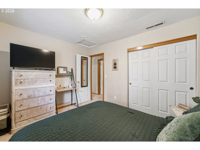 2675 Ne CLEVELAND Ave, Gresham, OR 97030