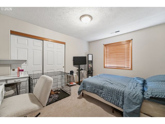 2675 Ne CLEVELAND Ave, Gresham, OR 97030