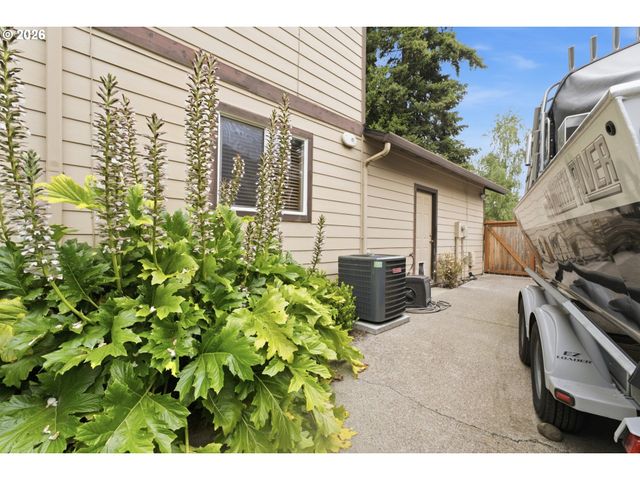 2675 Ne CLEVELAND Ave, Gresham, OR 97030