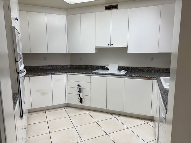 850 E Ocean Boulevard B3, Long Beach, CA 90802