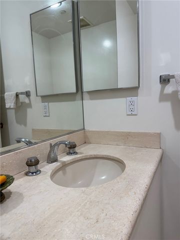 850 E Ocean Boulevard B3, Long Beach, CA 90802