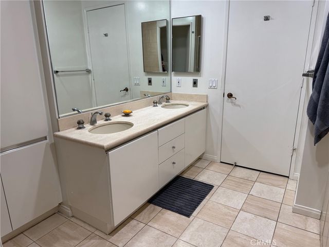 850 E Ocean Boulevard B3, Long Beach, CA 90802