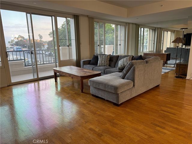 850 E Ocean Boulevard B3, Long Beach, CA 90802