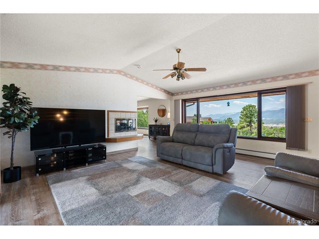 380 Scrub Oak Cir, Monument, CO 80132