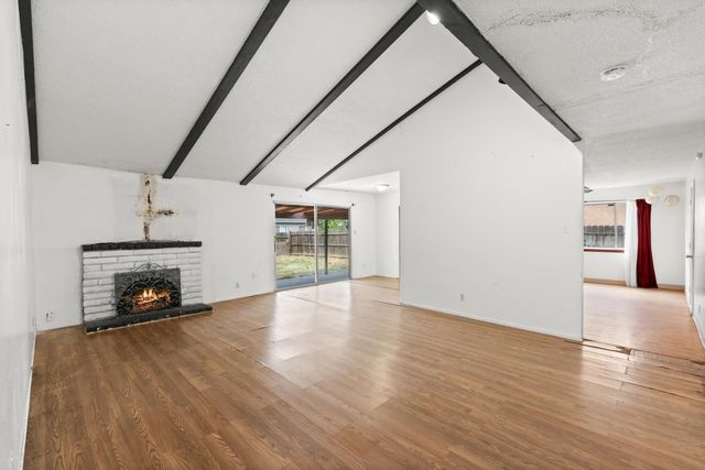 6329 Maywood Ln, Stockton, CA 95207